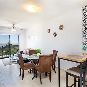 Apartment Stunning 2 Bedroom, 2 Bathroom Just A 5 Minute Drive To The